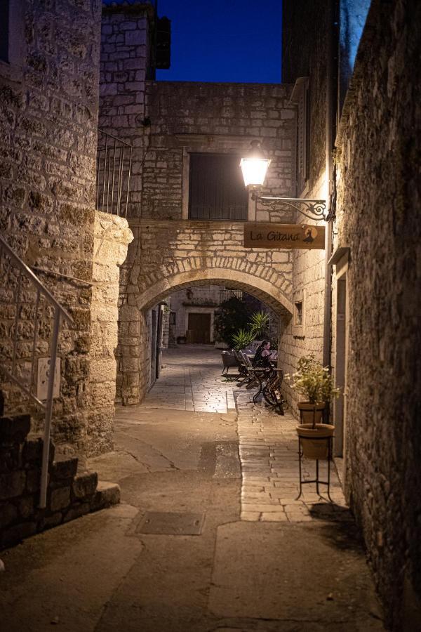 Apartments Ljubo Stari Grad  Εξωτερικό φωτογραφία