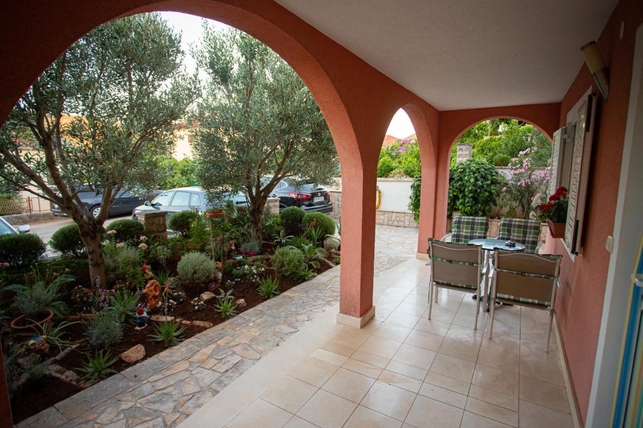 Apartments Ljubo Stari Grad  Εξωτερικό φωτογραφία