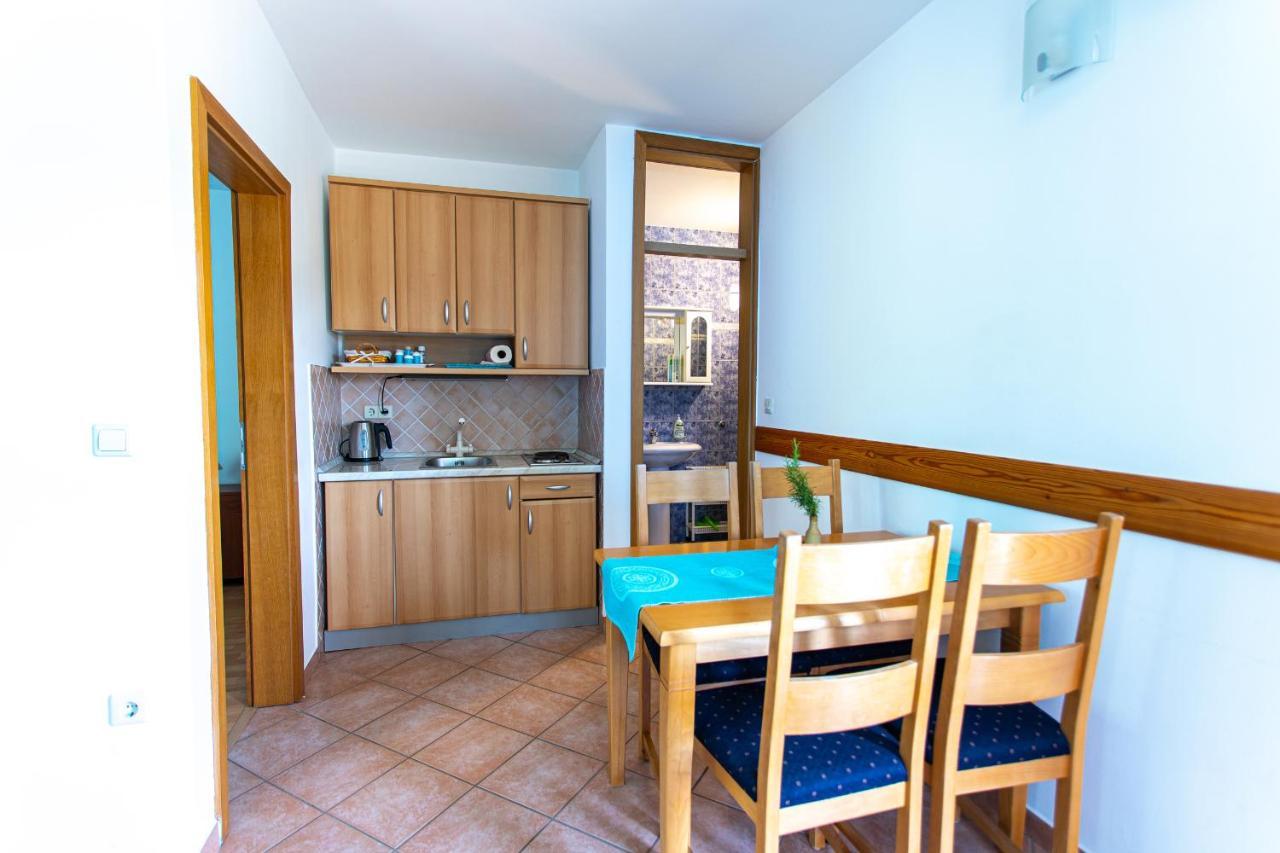 Apartments Ljubo Stari Grad  Εξωτερικό φωτογραφία