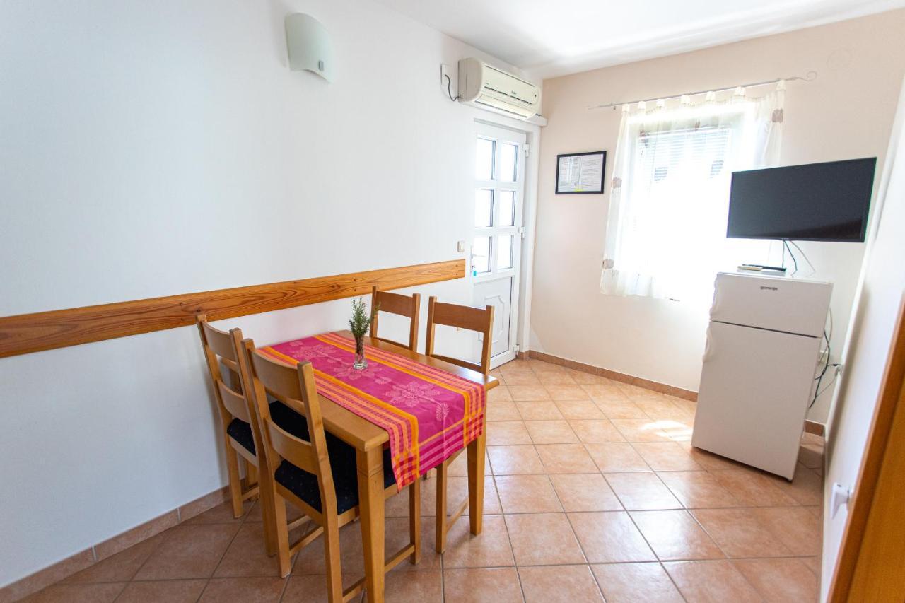 Apartments Ljubo Stari Grad  Εξωτερικό φωτογραφία