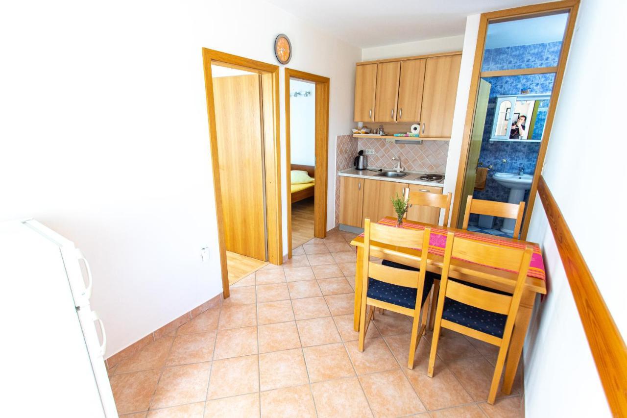 Apartments Ljubo Stari Grad  Εξωτερικό φωτογραφία